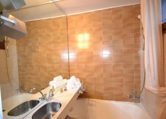 Rustique A Courchevel, Pres Des Pistes - Fr-1-514-29 * Courchevel